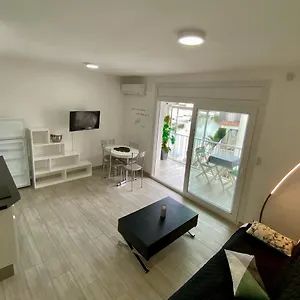https://superbe-appartement-tout-confort-40-m2-10-m2-terrasse.topcostabravahotels.com